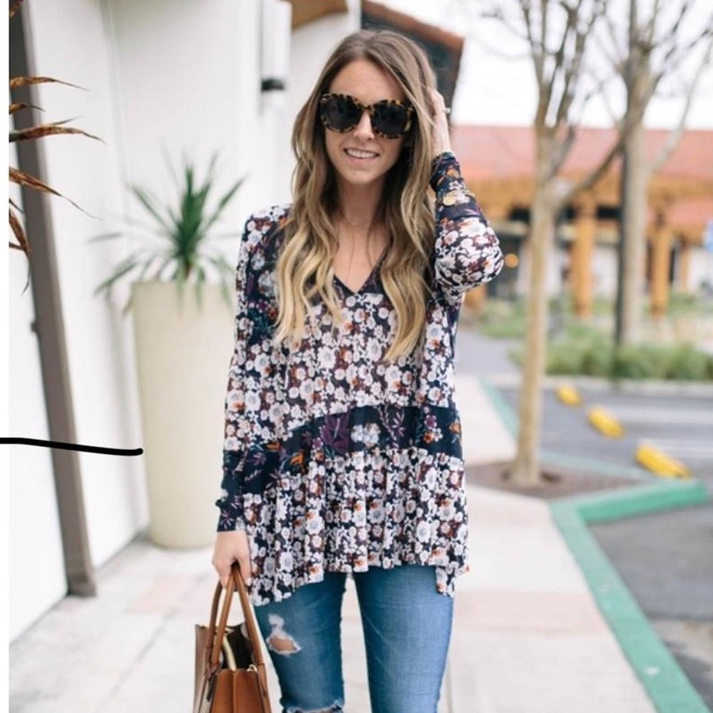 Free People Isabelle Floral V-Neck  Oversized Boho Tunic Blue Flowers Size - XS